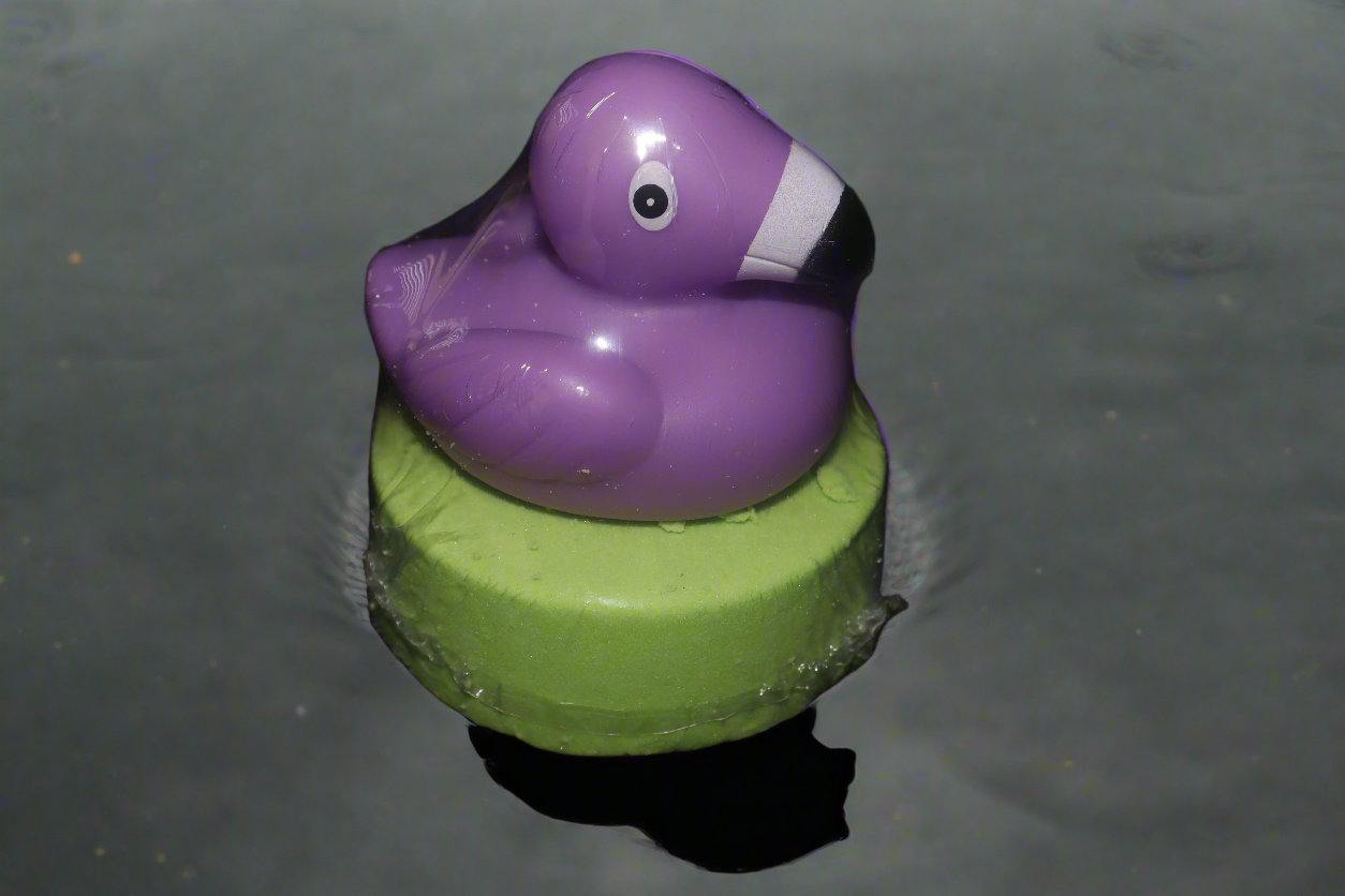 HALLOWEEN RUBBER FLAMINGO BATHBOMB